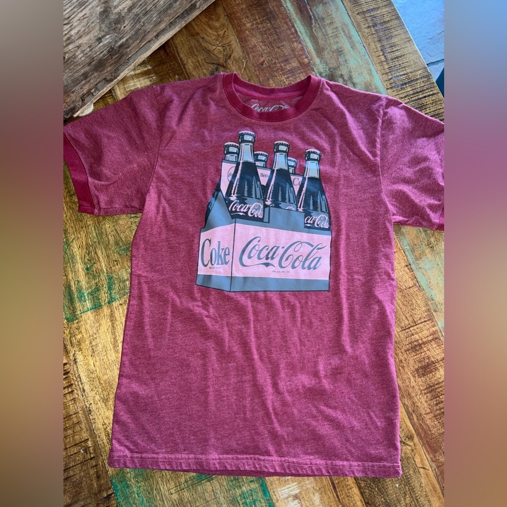 Coca Cola ringer graphic tee. SZ.Small.